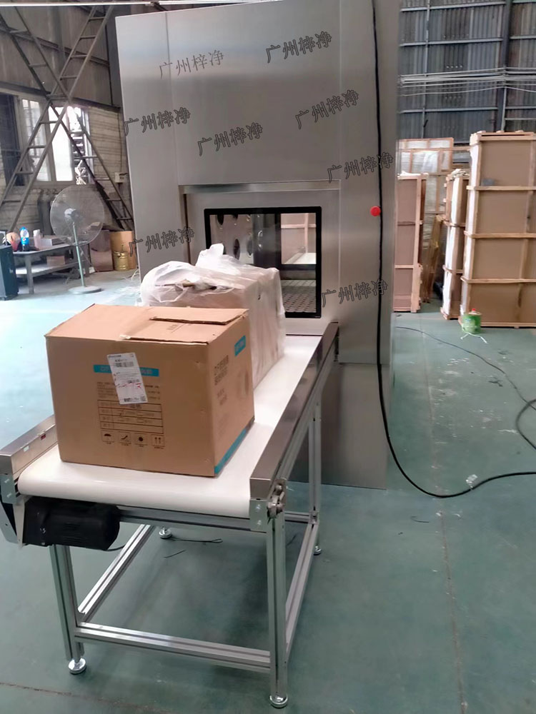 輸送線風淋傳遞窗與輸送線貨淋室是潔凈室中用于物品傳遞和空氣凈化的關(guān)鍵設(shè)備。