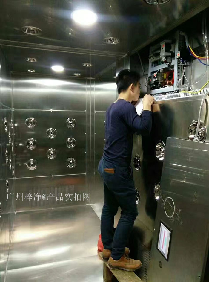 檢查風(fēng)淋室控制器是否損壞，按鈕是否失靈。