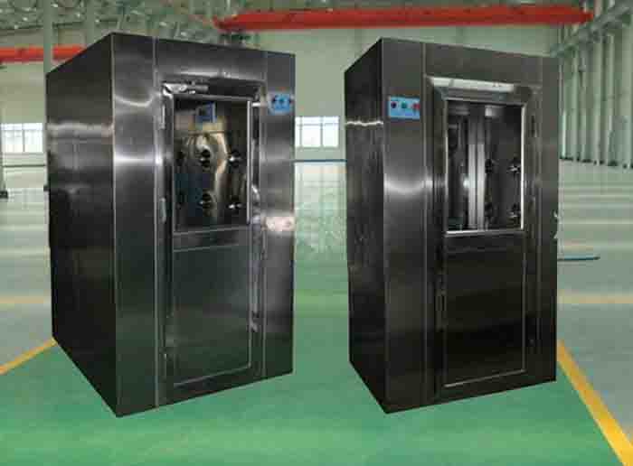 定期檢查風(fēng)淋室的風(fēng)機和風(fēng)嘴部件是否正常